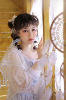 李彩宁